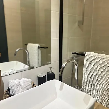 Nouveau Refuge De L Aiguille * Chamonix