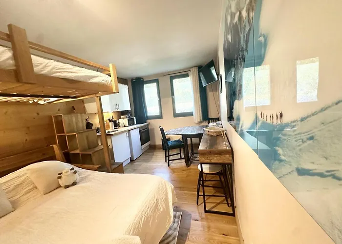 Nouveau Refuge De L Aiguille * Chamonix